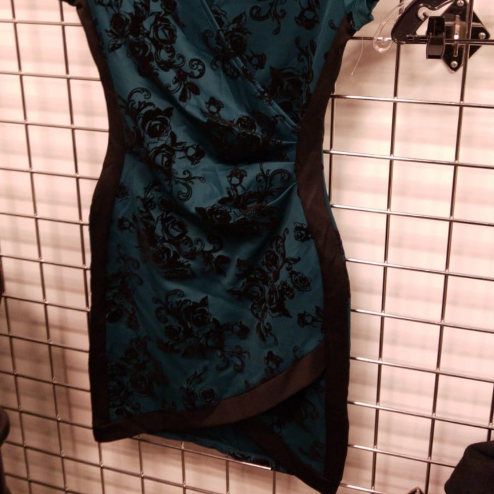 Brand new green black dress - Picture 2 of 2